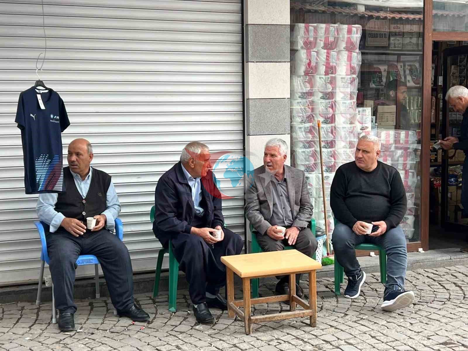 Başkan Karamehmetoğlu esnaf ve vatandaşlarla buluştu