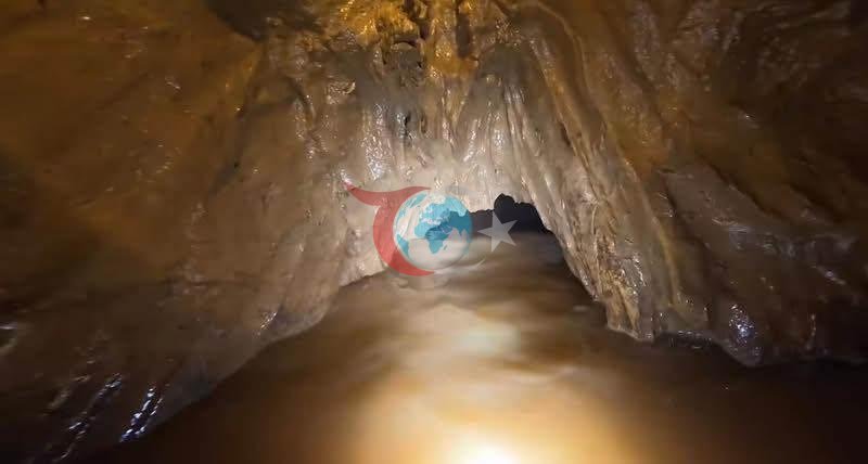 Laos’ta altın aramak için girdikleri mağarada şiddetli yağışların ardından mahsur kalan 7 define avcısını kurtarma çalışmaları yedinci gününe girerken, bölgede zaman zaman etkisini sürdüren yağışlar nedeniyle umutlar azalıyor.
