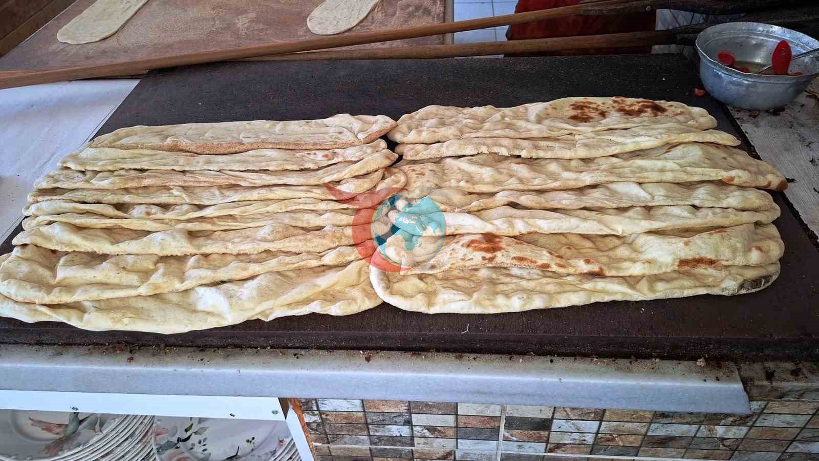 Hisarcık’ta fırıncıların lavaş mesaisi