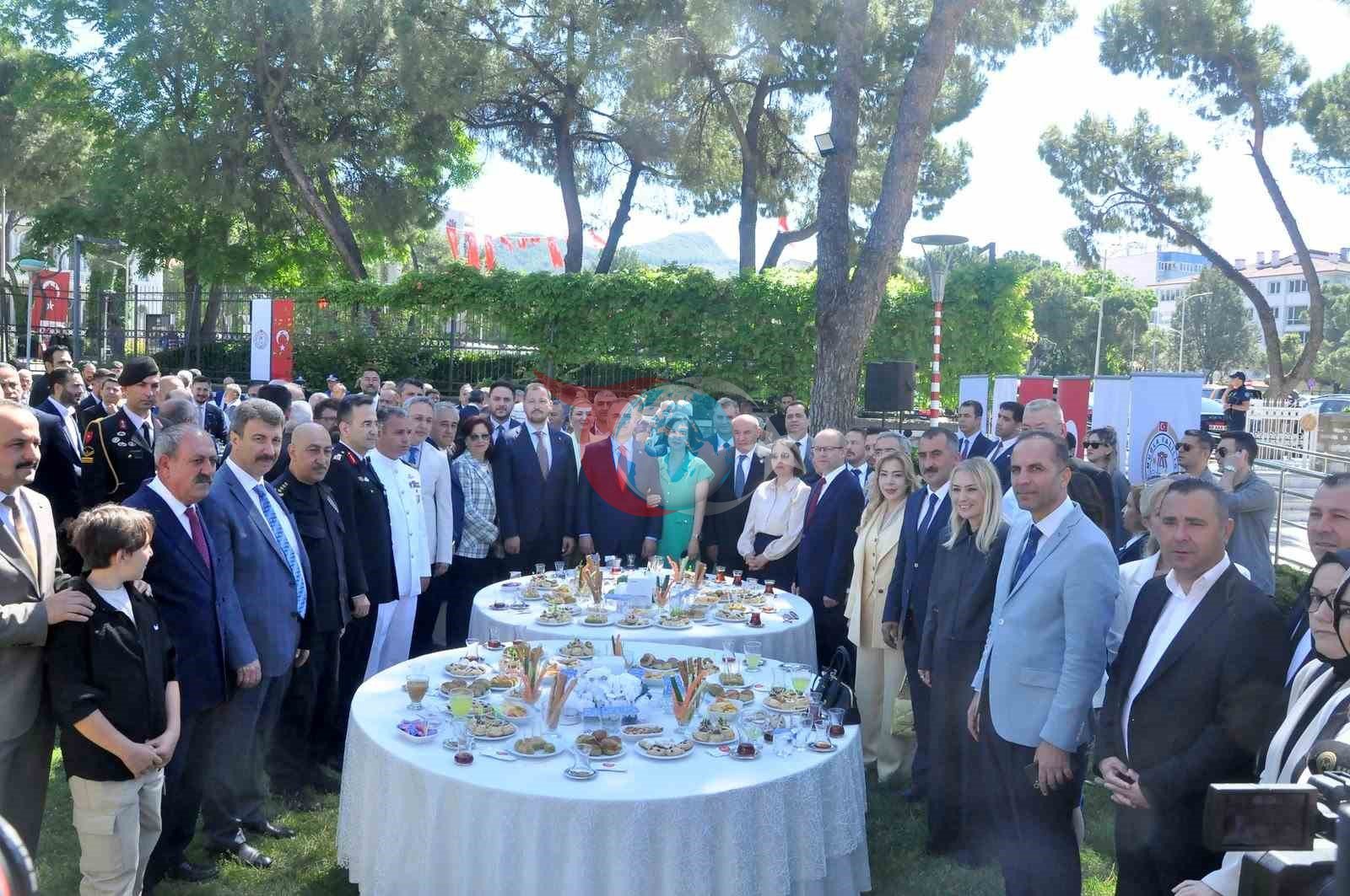 Muğla'da Geleneksel Bayramlaşma Töreni Coşkuyla Kutlandı