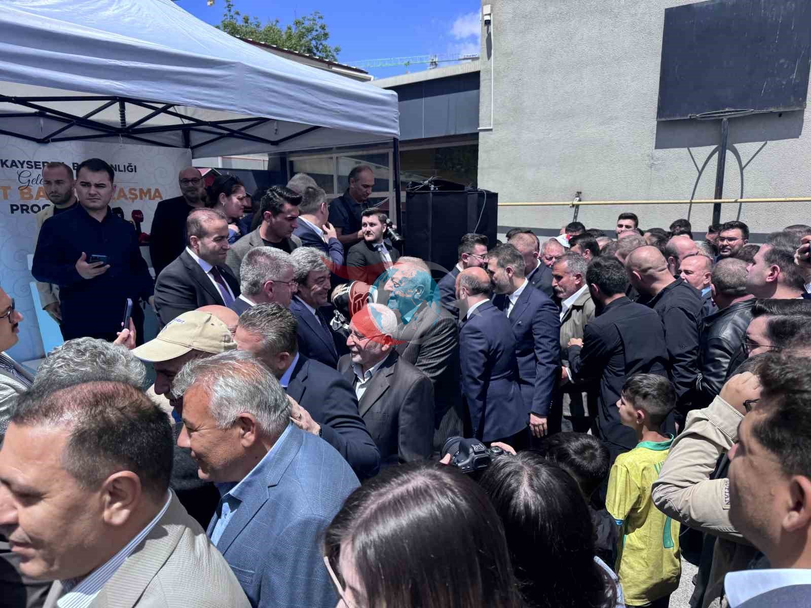 Кайсеридегі АК партияның айт ынтасы: саясат пен бірлік хабарламалары