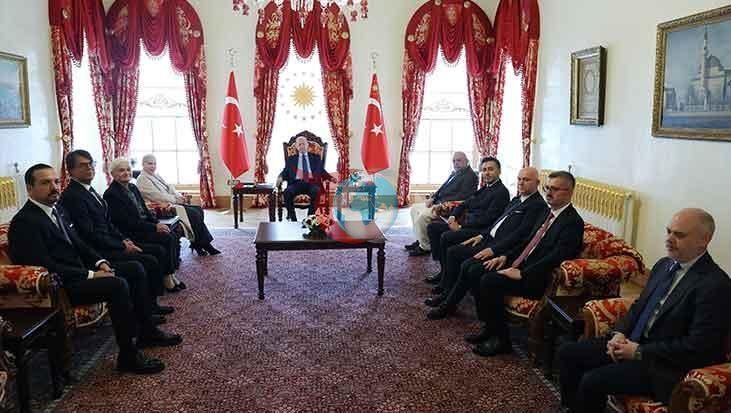 Erdoğan, Adnan Menderes'in Ailesiyle Anma Buluşması Yaptı
