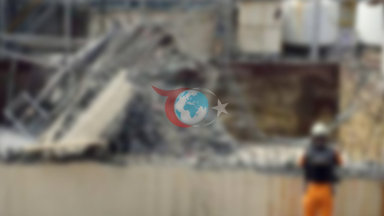 Seul'de Üst Geçit Çökmesi: 3 Kişi Hayatını Kaybetti