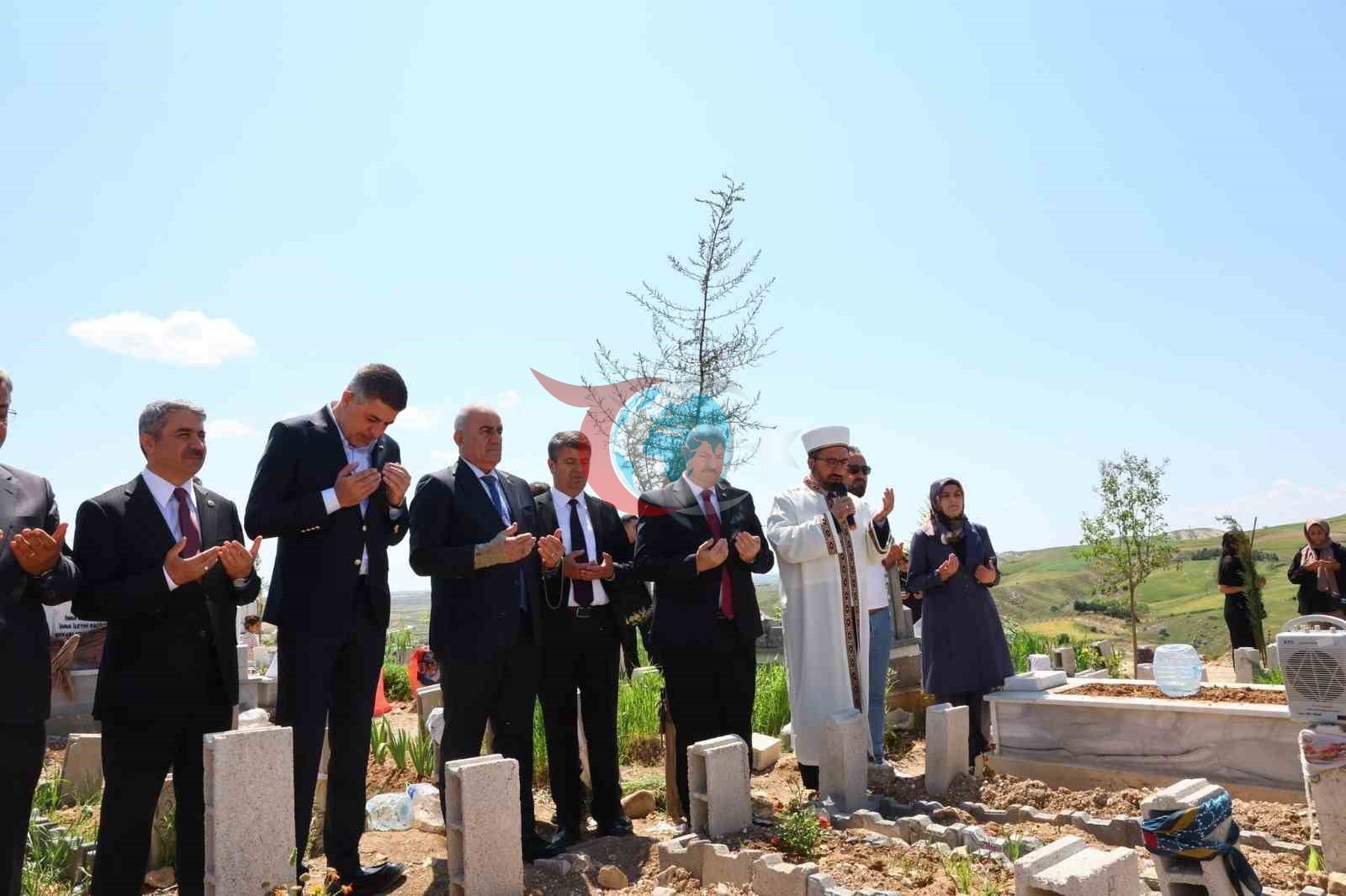 Şəhidlik bayramı ərəfəsində ziyarət edildi