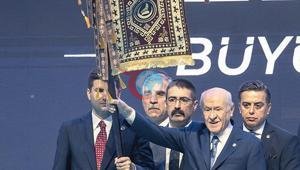 MHP Lideri Bahçeli “Türk Gençliği Büyük Kurultayı”na katıldı: ‘Korkmayacak, kaçmayacak, savrulmayacaksınız’