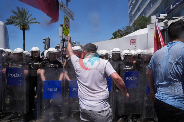 Özgür Özel'den Kemal Kılıçdaroğlu'na teklif: Kazanırsa elini öpeceğim - Resim: 0