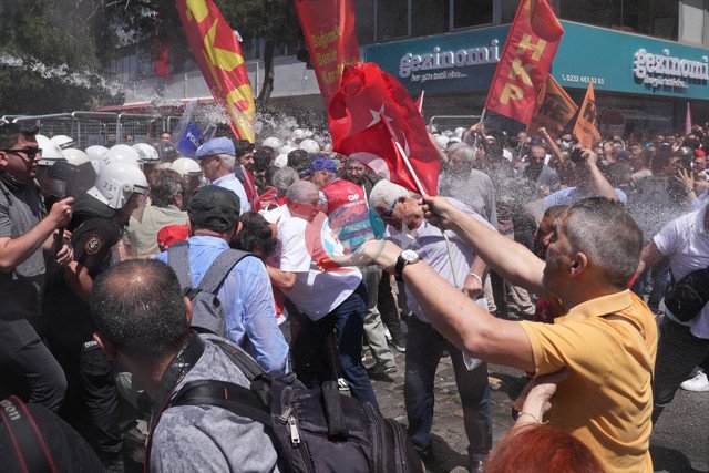Özgür Özel'den Kemal Kılıçdaroğlu'na teklif: Kazanırsa elini öpeceğim - Resim: 1