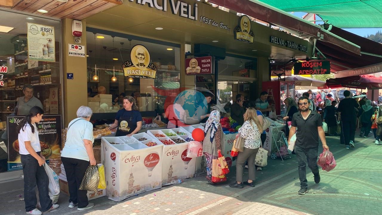 Aydın'da Bayram Arifesinde Çarşı ve Pazar Hareketliliği