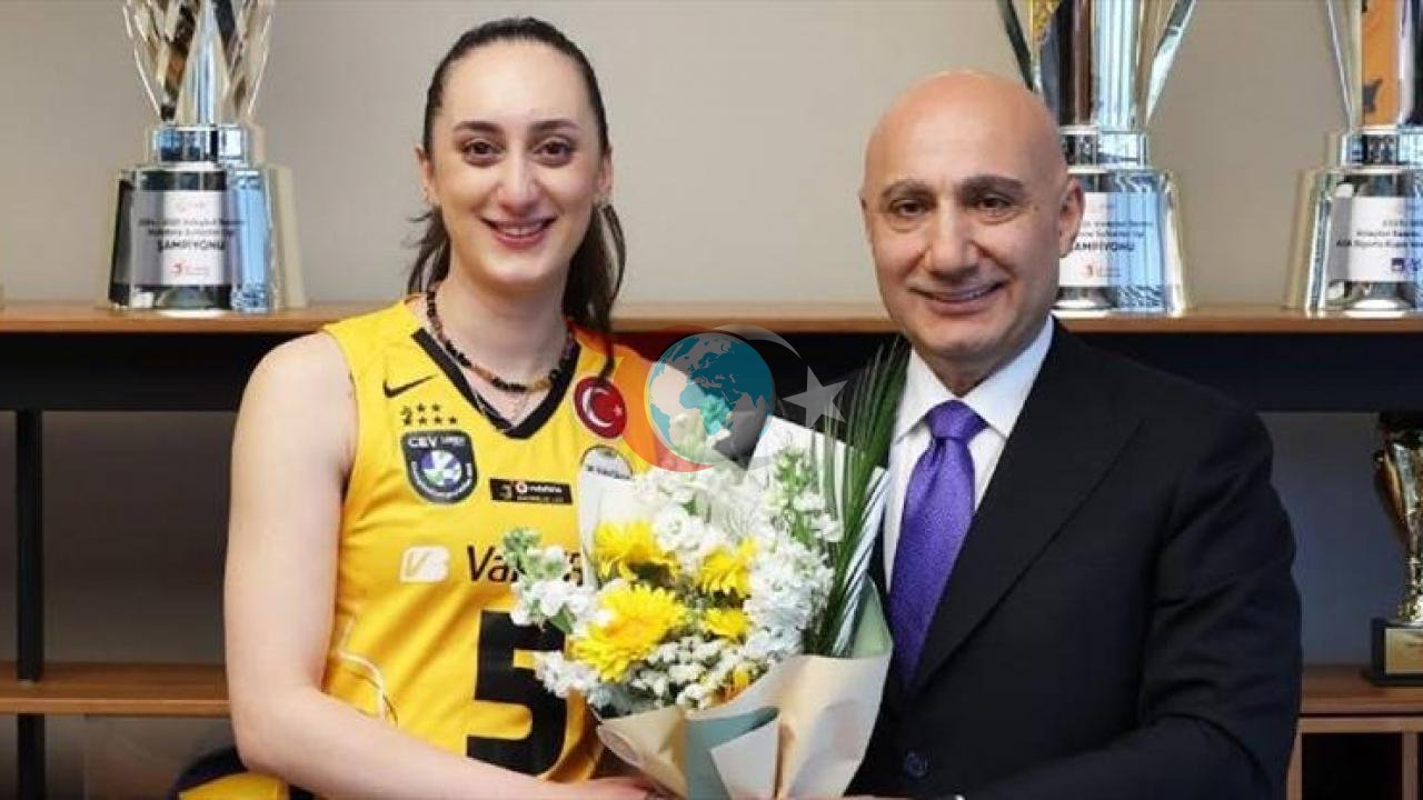 VakıfBank'ın 12 Yıldır Başarı Getiren Libero Ayça'ya Veda