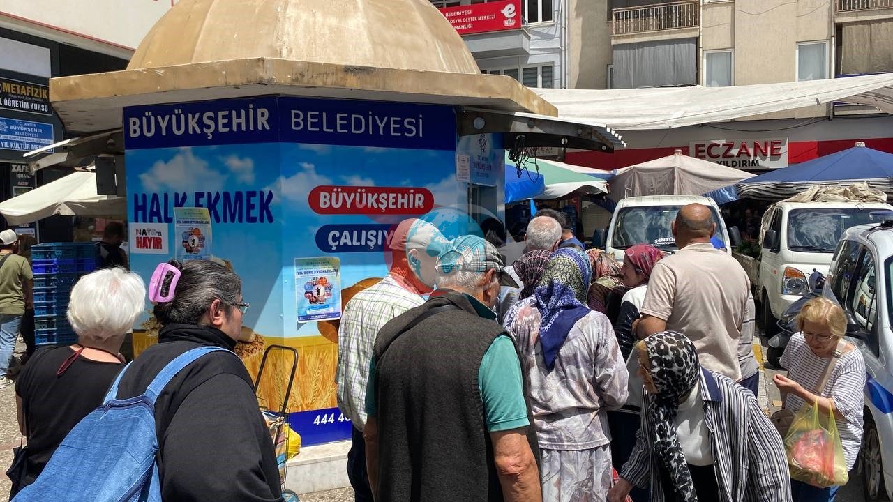 İctimai çörək bayramı Aydında sıxlığı