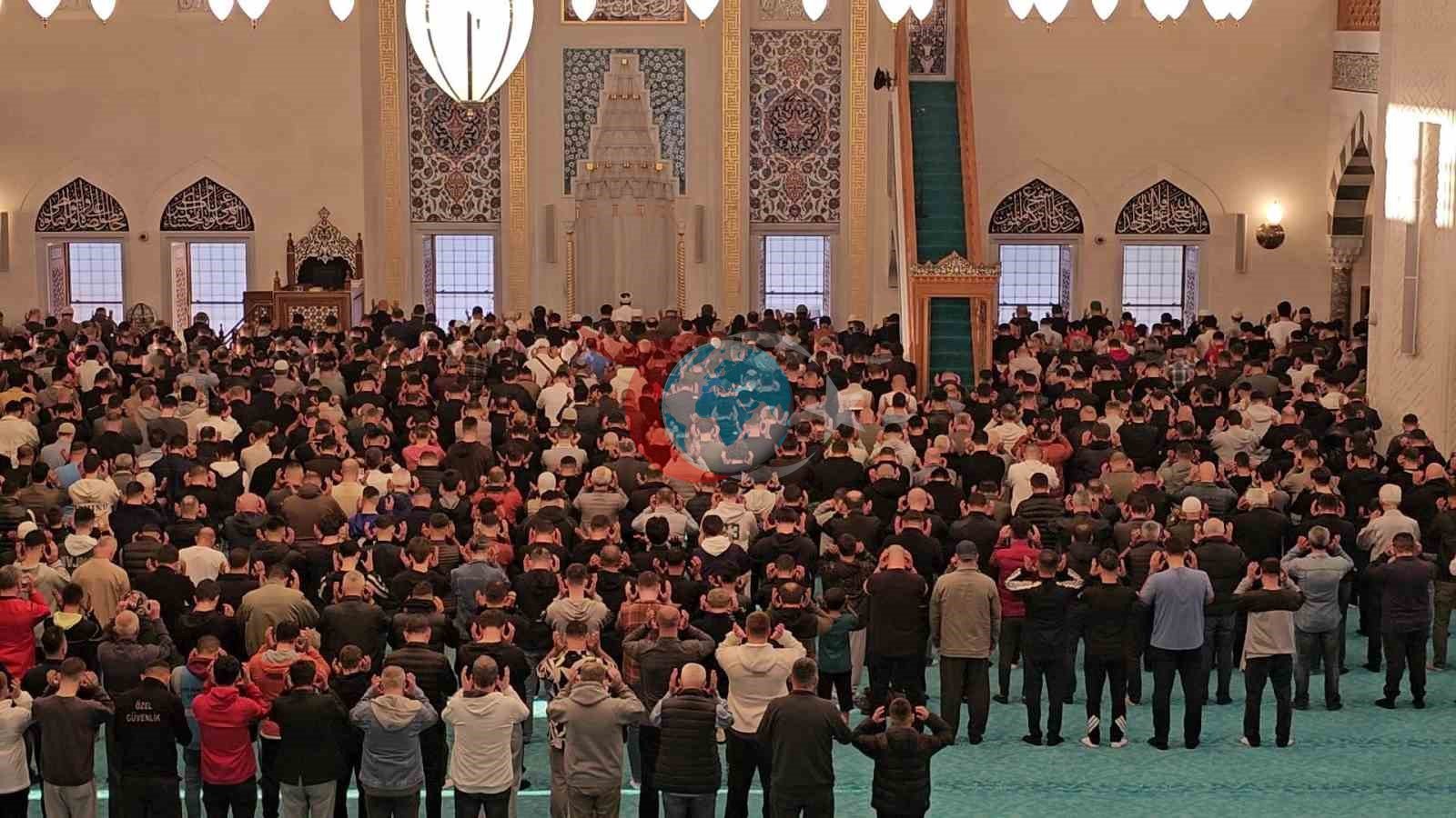 Zonguldak&rsquo;ta bayram namazı kılındı