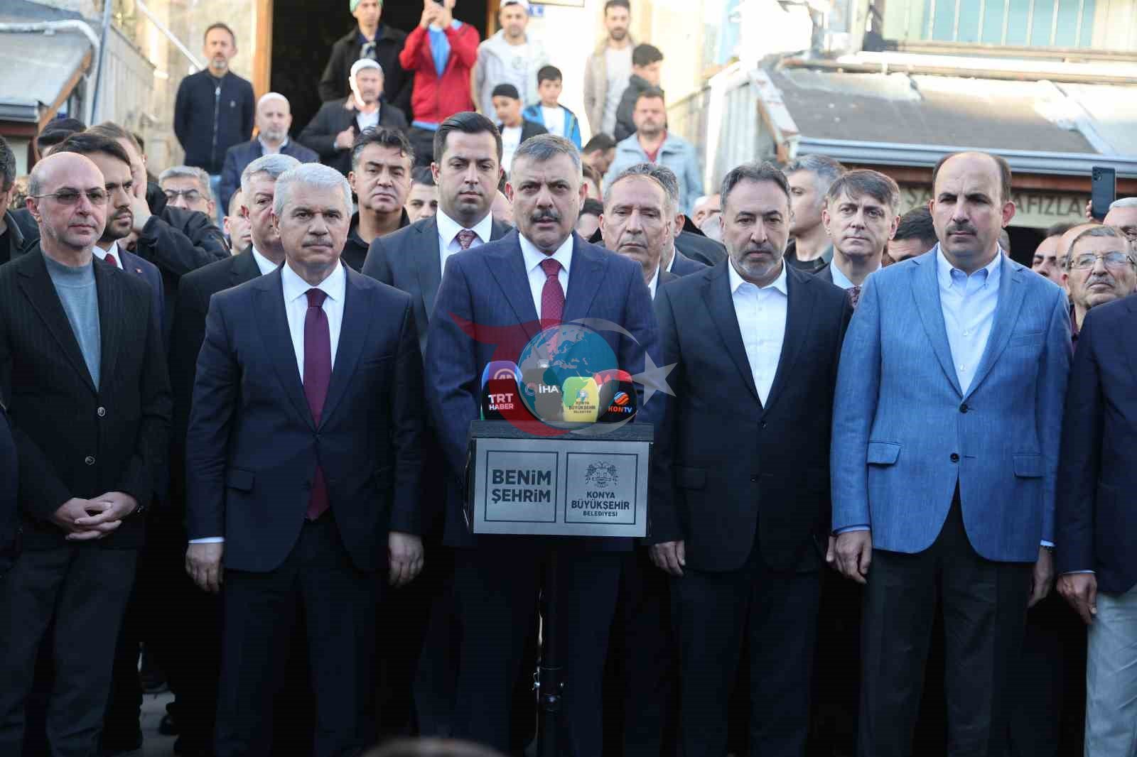 İçişleri Bakanı Çiftçi Bayram Namazını Konya'da Kıldı