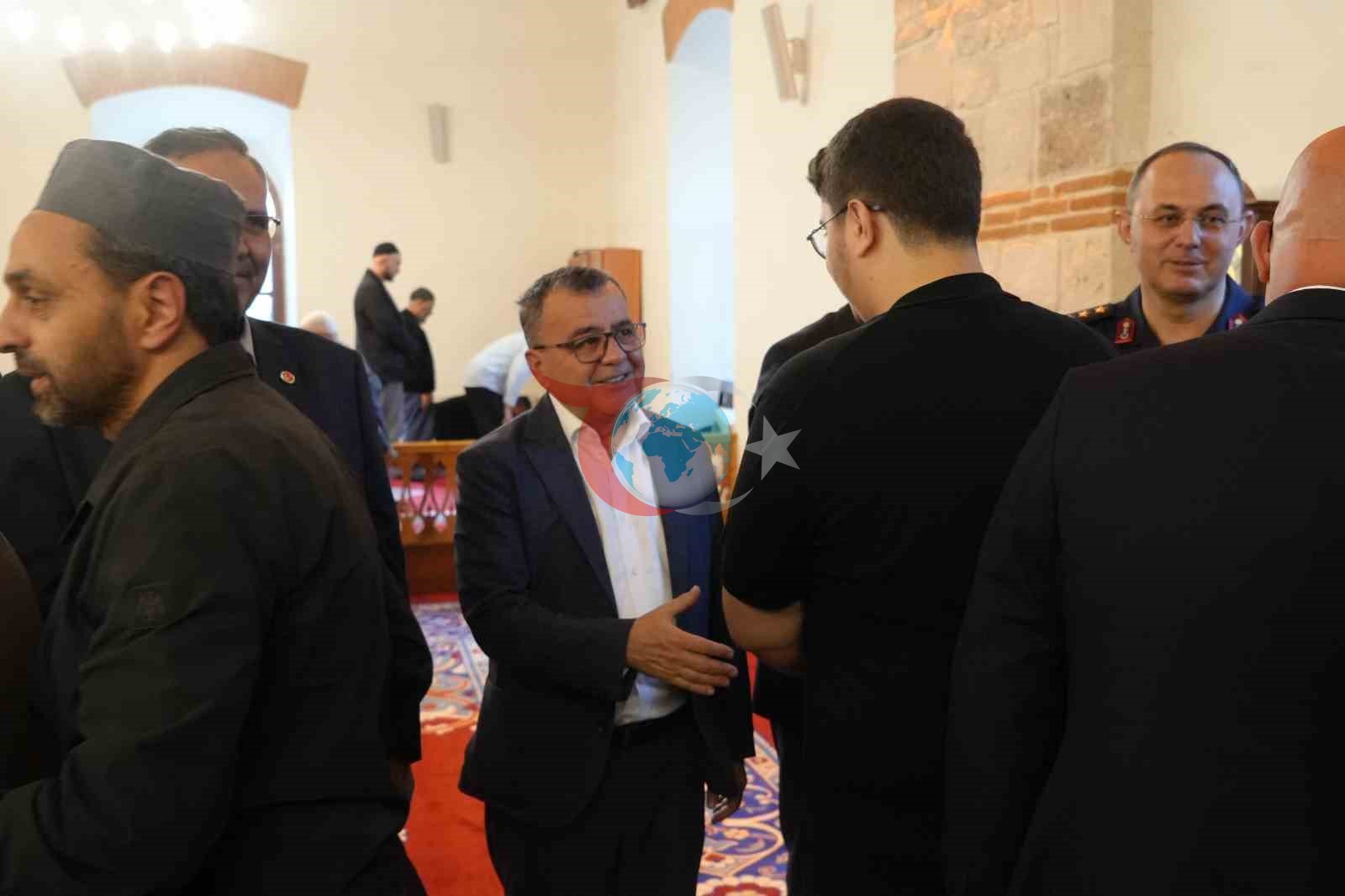 Balıkesir, Zağnospaşa Cami&rsquo;nde bayramlaştı