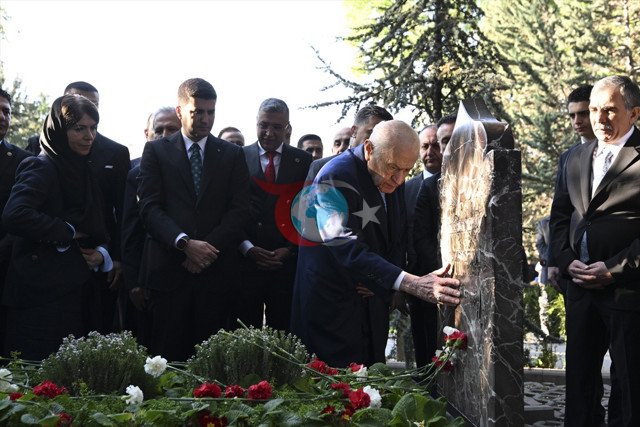 Devlet Bahçeli, Alparslan Türkeş'in kabrini ziyaret etti - Resim: 1