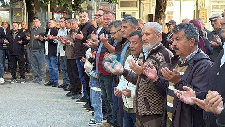 Köy meydanında insan zinciri Çanakkalede asırlık gelenek bir kez daha yaşatıldı