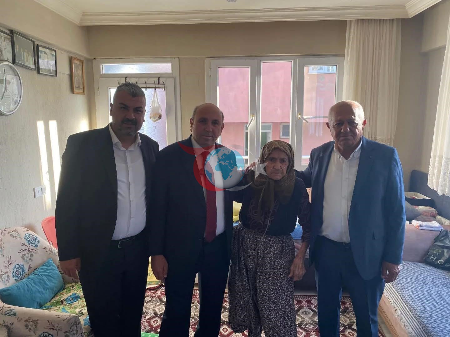 Başkan Akdeniz, Afşar Mahallesi'nde Bayram Namazını Kıldı