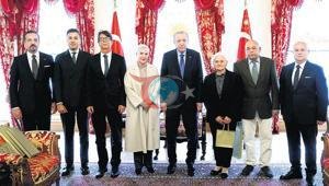Erdoğan: ‘Türkiye istikrar adası olarak göz dolduruyor’