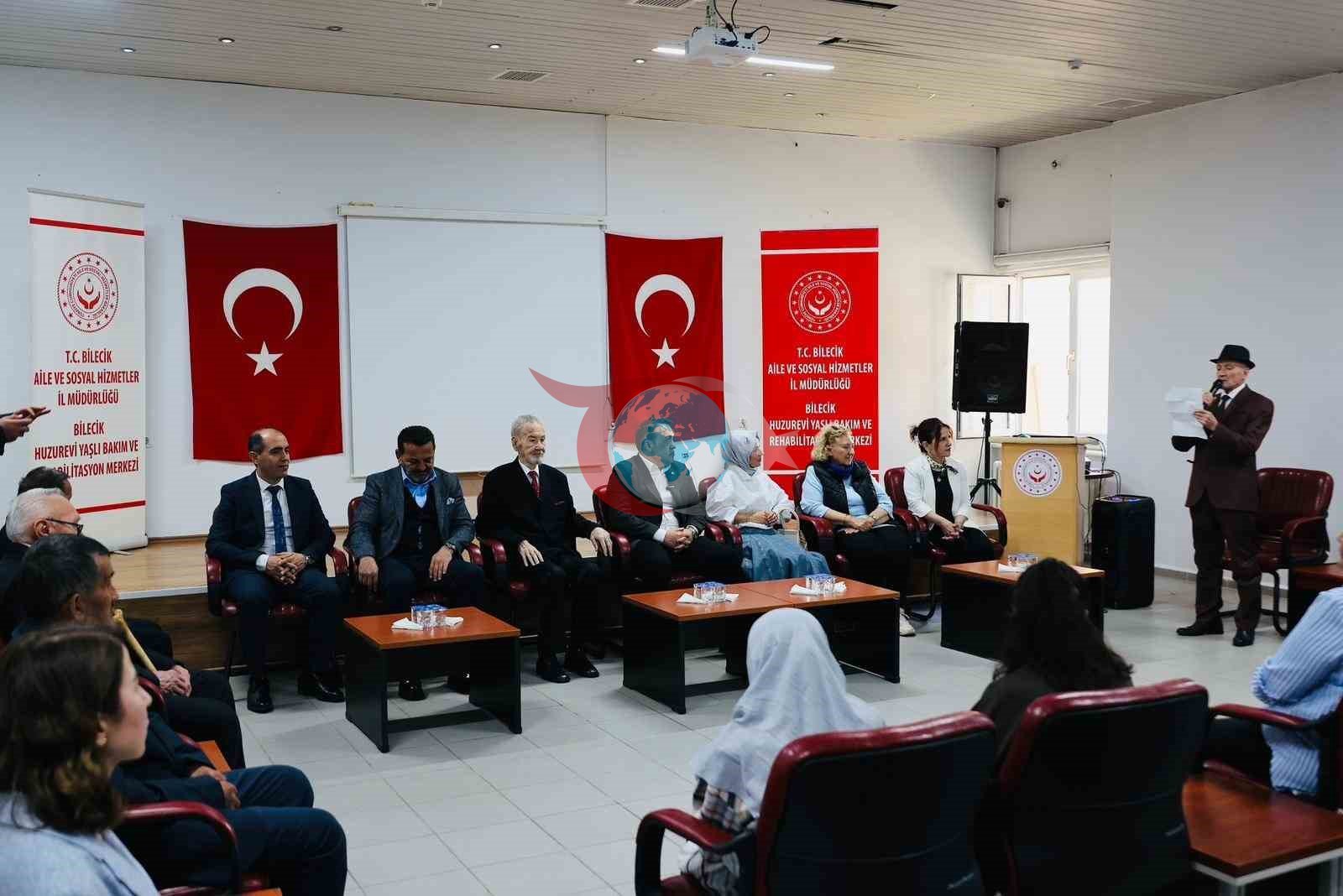 Bilecik Valisi Sözer'den Huzurevine Bayram Ziyareti