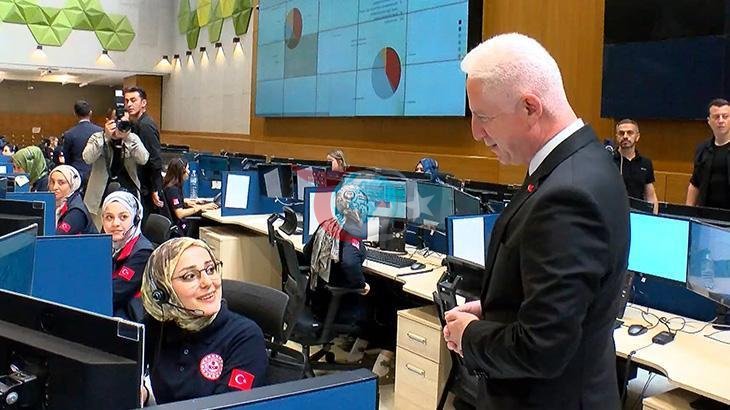 İstanbul Valisi Gül'den Bayramda 112 Acil Çağrı Merkezi'ne Ziyaret
