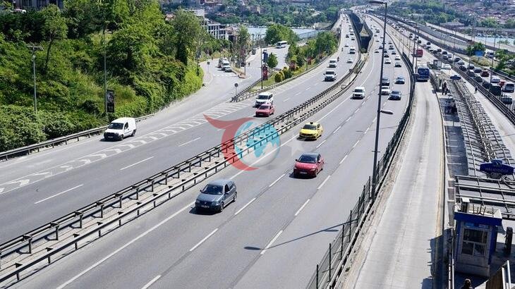 İstanbul'da Bayramın İlk Günü Trafik Yoğunluğu %36'ya Ulaştı