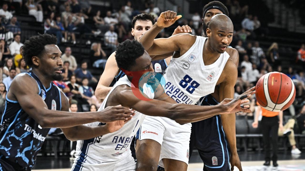 Anadolu Efes, Türk Telekom Karşısında Seride Öne Geçti