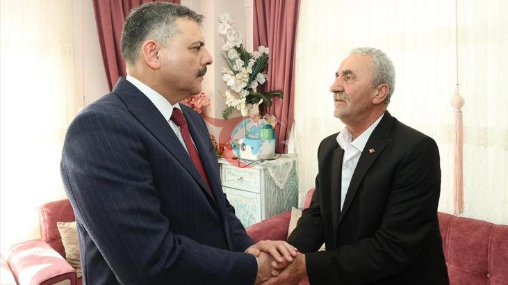 Bakan Çiftçi, Şehit Ailesine Duygusal Ziyarette Bulundu