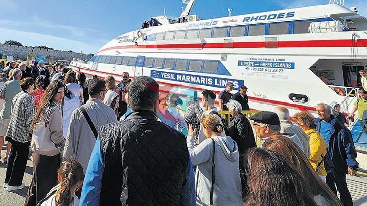 Yunan Adaları'nda Yoğunluk: Yeni Sistem Bekleme Süresini Uzattı