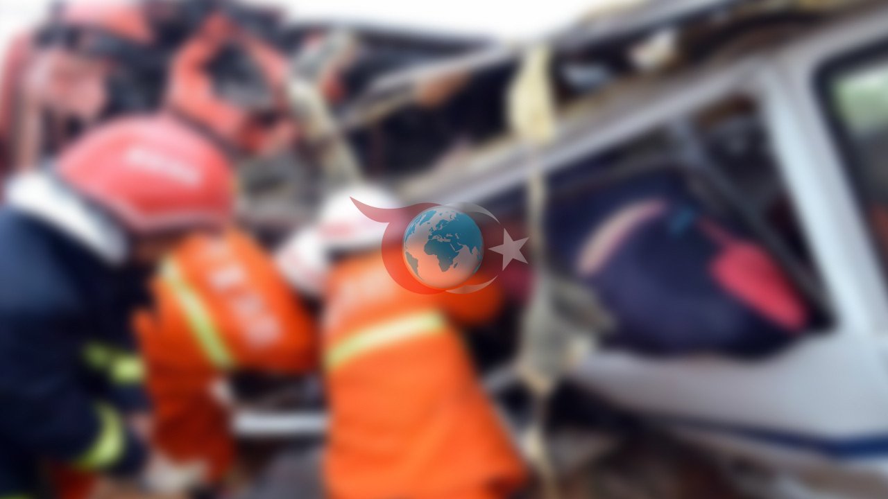 Çində mikroavtobus qəzası: 13 nəfər həyatını itirdi