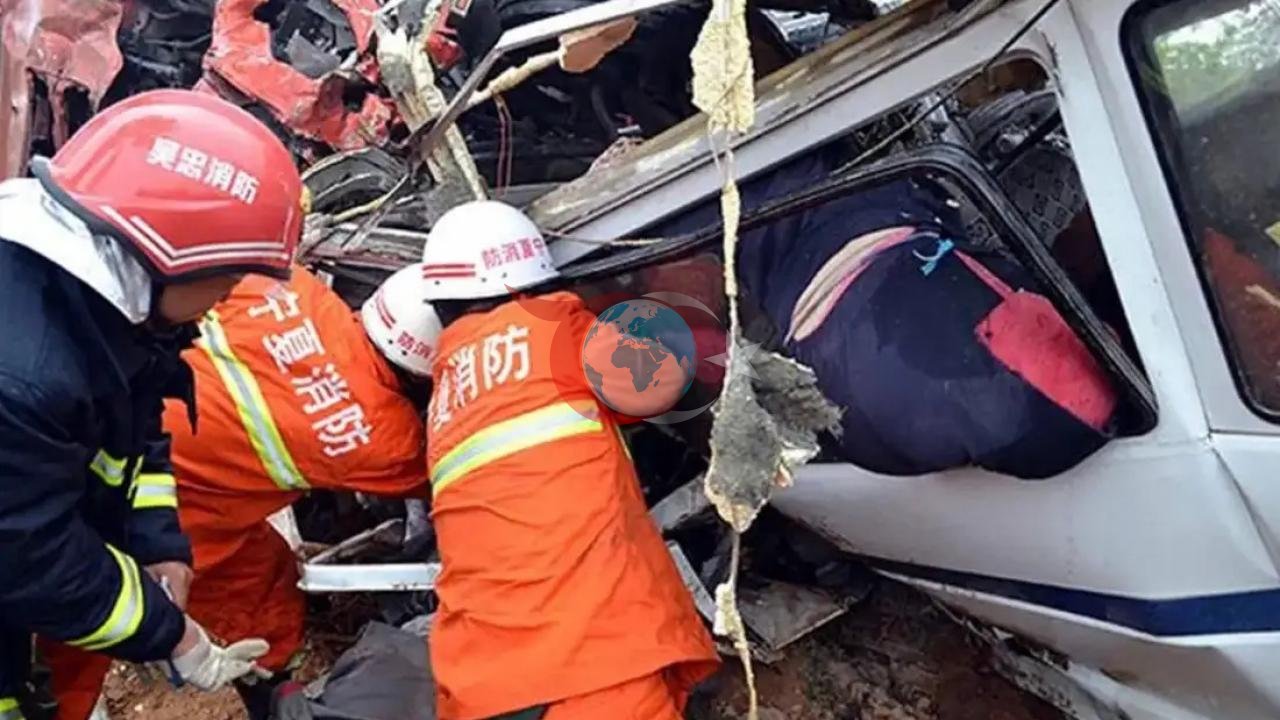 Çin'de Korkunç Trafik Kazası: 13 Kişi Hayatını Kaybetti