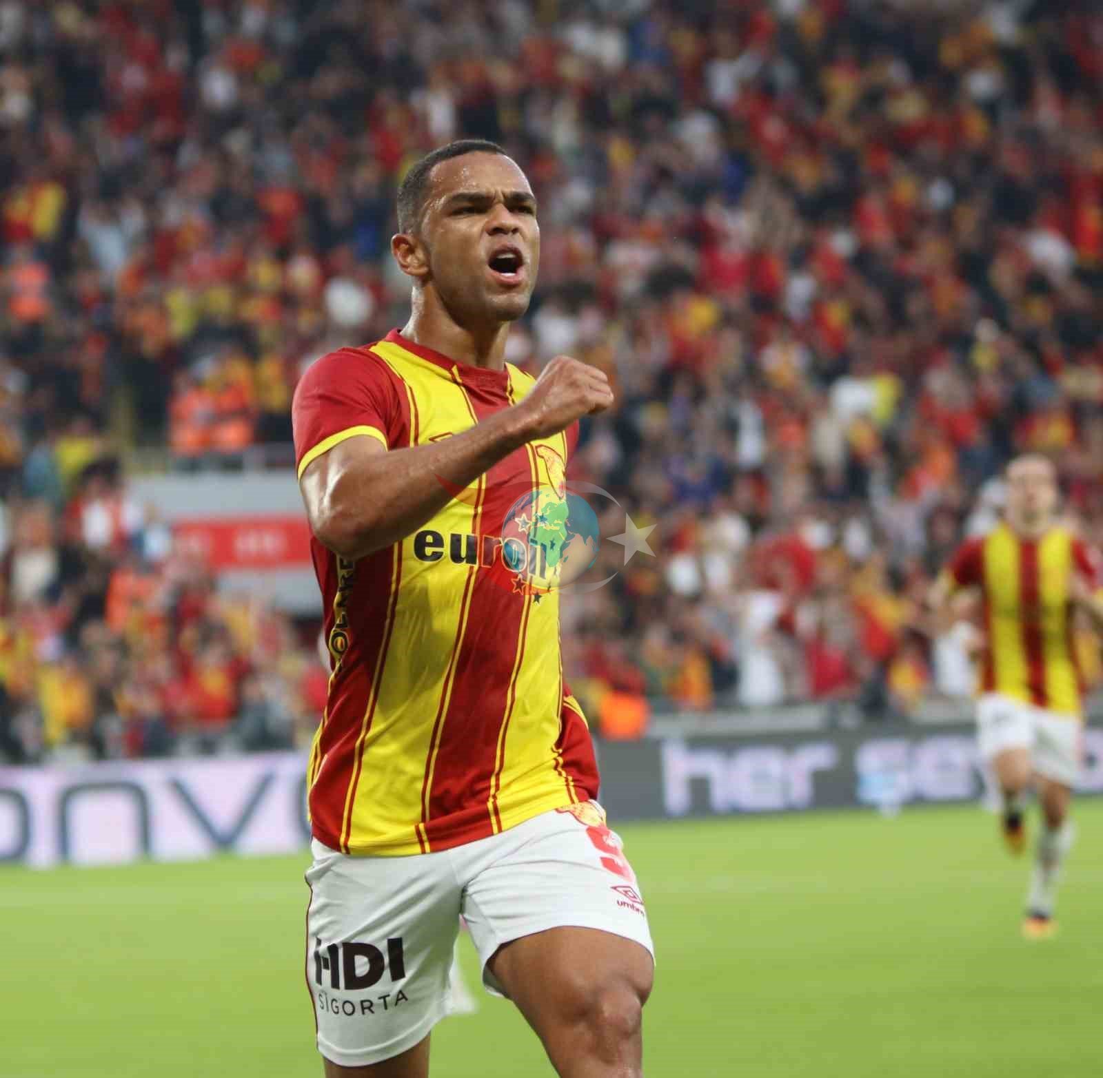 Göztepe ve Lille Arasında Juan İçin Transfer Görüşmeleri