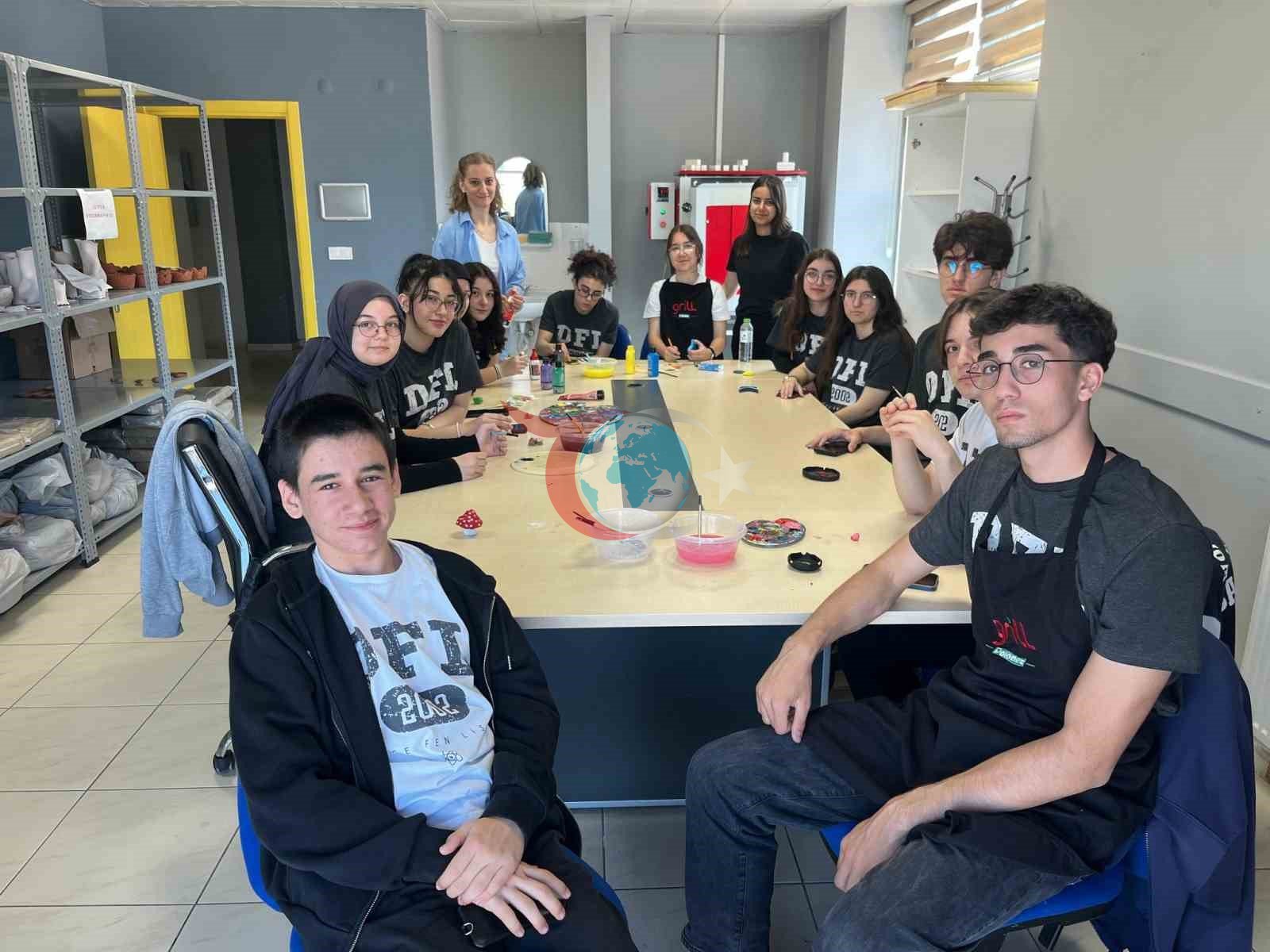 Sport va san'at markazida talabalar bilan uchrashdi