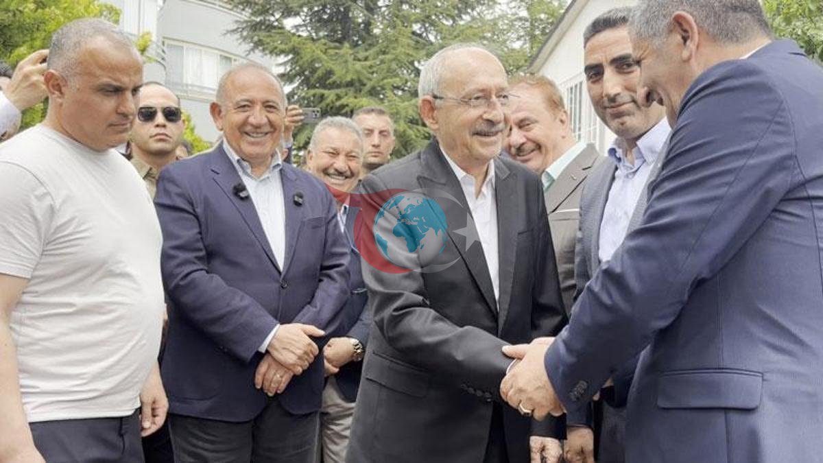 Kemal Kılıçdaroğlu'ndan Bayram Ziyareti: Partililerle Buluştu