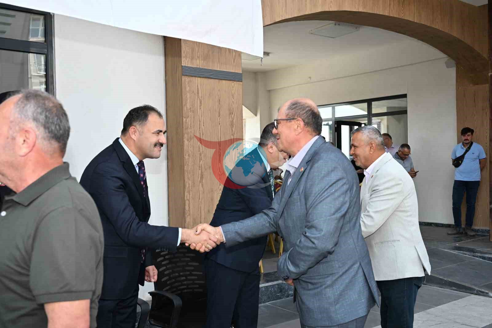 Demirci'de Renkli Bayramlaşma: Coşkulu Katılım ve Ziyaretler