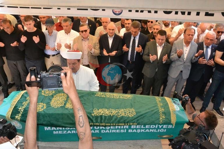 Ozgur O'zelning qayg'uli kuni: Amakisining dafn marosimida qatnashdi