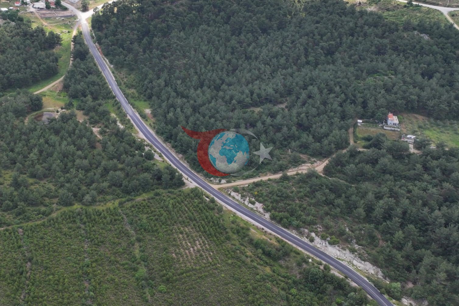 Büyüksümbüller ile Ortaköy arasındaki yol sıcak asfaltla yenilendi