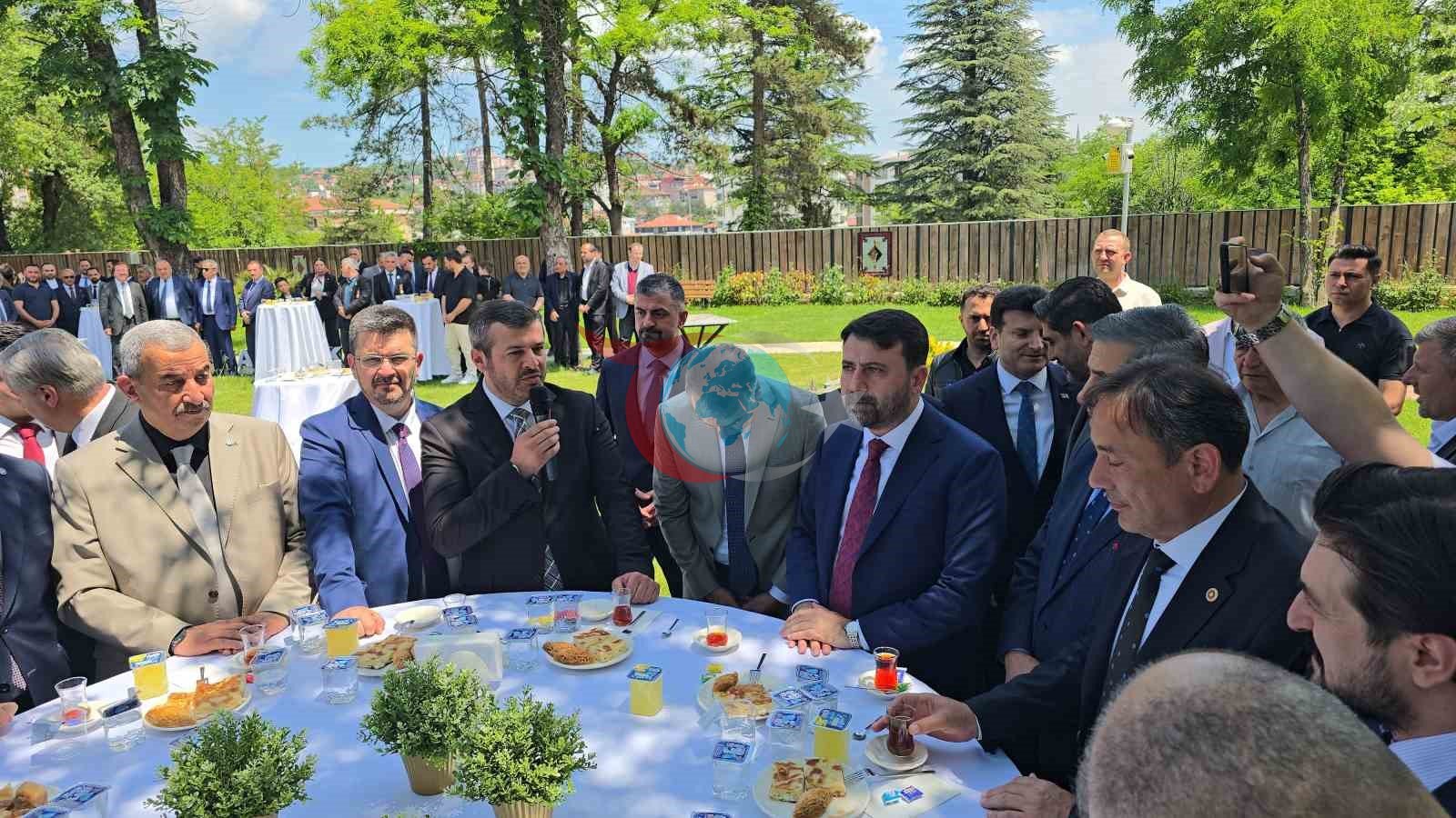 Карабүкте майрамдык шыктануу: Губернатор жана депутаттар бирге