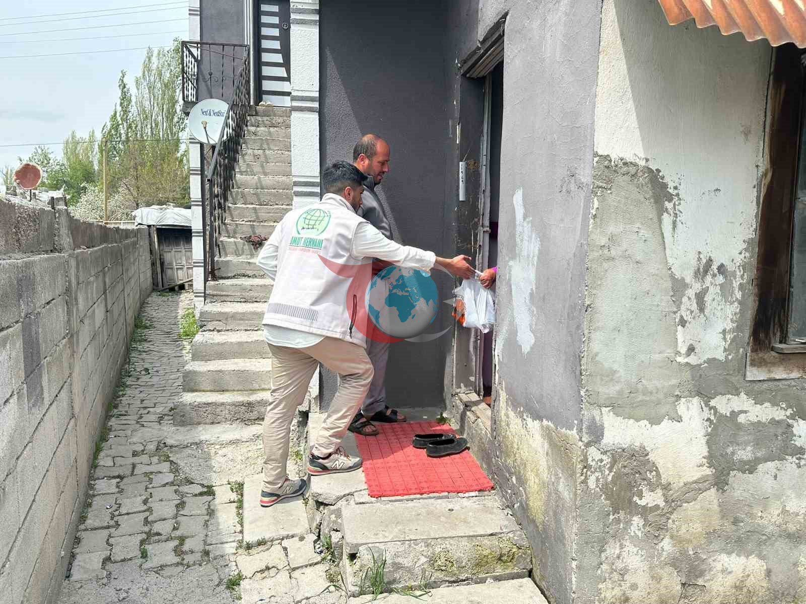 Ağrı'da Umut Kervanı'ndan Yüzlerce Aileye Kurban Eti Yardımı