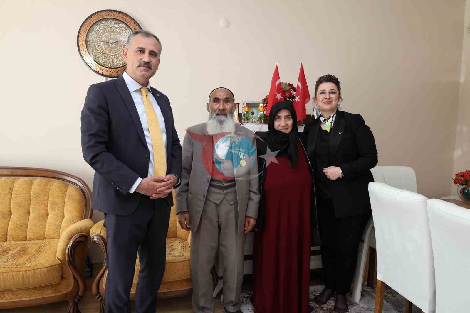 Ağrı Valisi Bozkurt’tan bayramda şehit aileleri, gazi, çocuklar ve huzurevi sakinlerine ziyaret