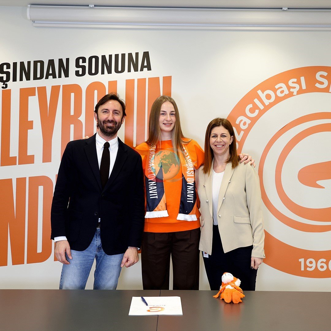Avrupa’nın yükselen smaçörü Aleksandra Uzelac, Eczacıbaşı Dynavit’te