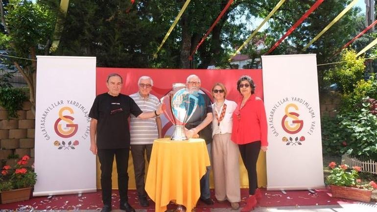 Şampiyonluk kupası bayramda Galatasaraylılar Yurdu’nda buluştu