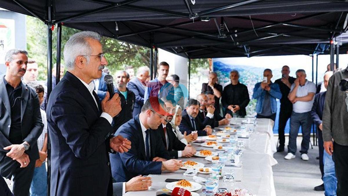 Bakan Uraloğlu, Trabzon'da Bayram Coşkusunu Paylaştı