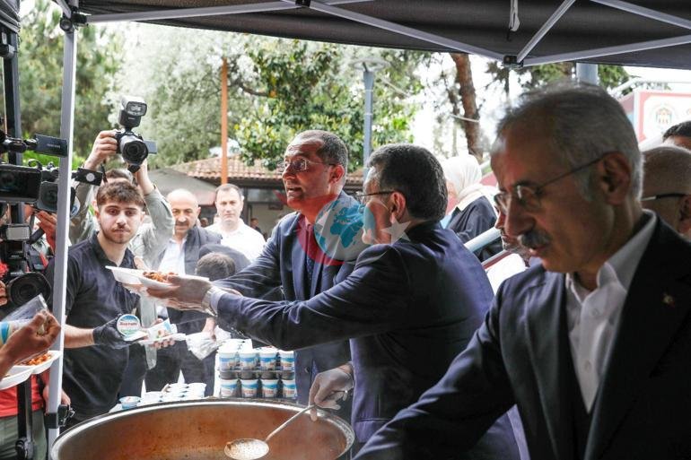 Nazir Uraloğlu məmləkəti Trabzonda vətəndaşlarla qeyd etdi