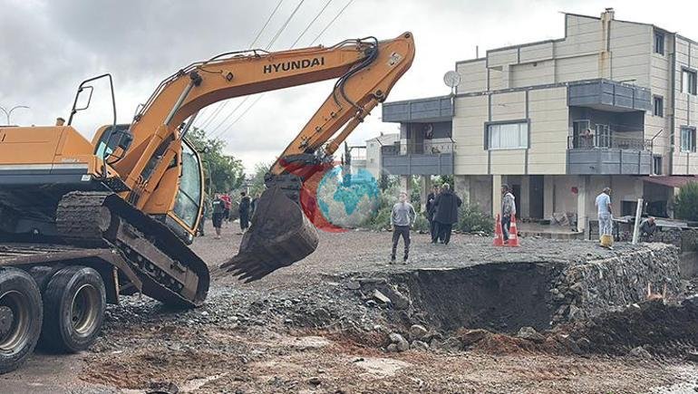 Hatay və Osmaniyedə leysan və dolu həyatı iflic etdi. Yollar çökdü, evlər su altında qaldı 