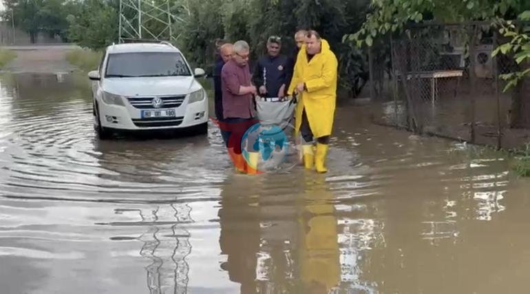 Hatay və Osmaniyedə leysan və dolu həyatı iflic etdi. Yollar çökdü, evləri su basdı,