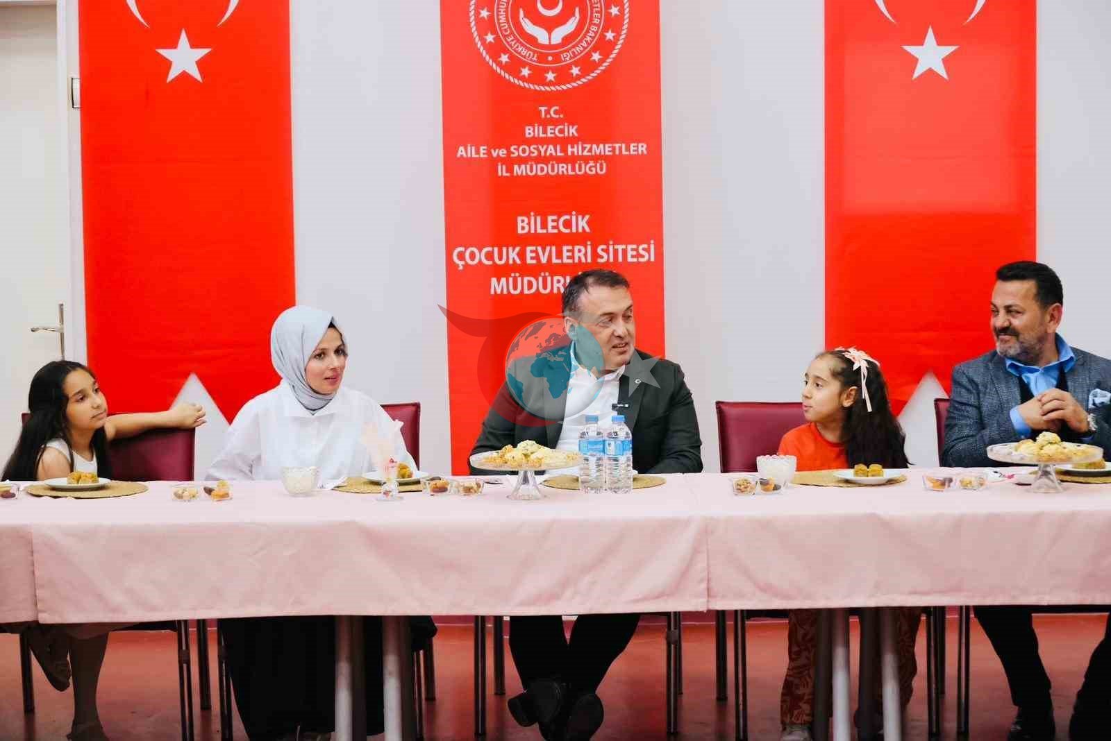 Vali Sözer ve Eşi Bayram Ziyaretleriyle Gönülleri Fethetti