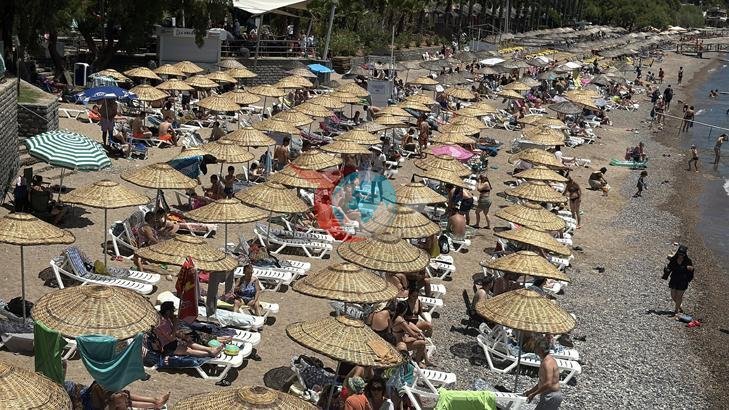 Bayramda Bodrum ve Antalya Sahillerinde Yoğunluk Artıyor