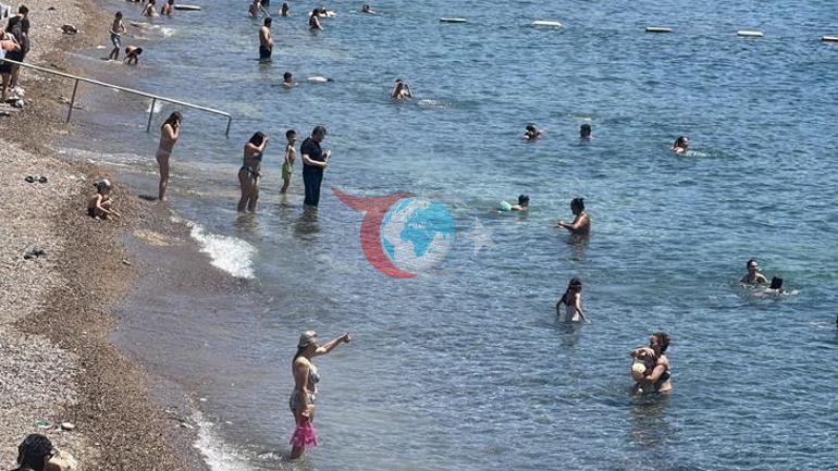 Bayramda sahillere akın Bodrum ve Antalya’da adım atacak yer kalmadı