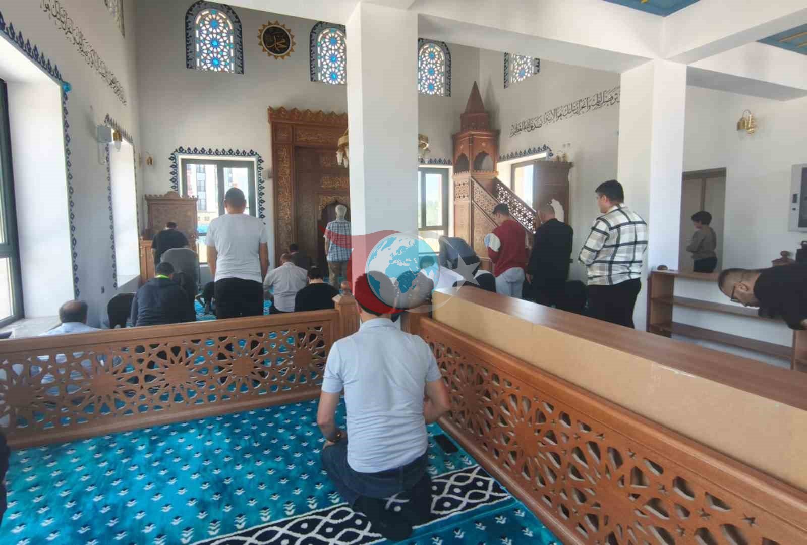 Akçaova'da TOKİ Camii İlk Cuma Namazıyla Açıldı