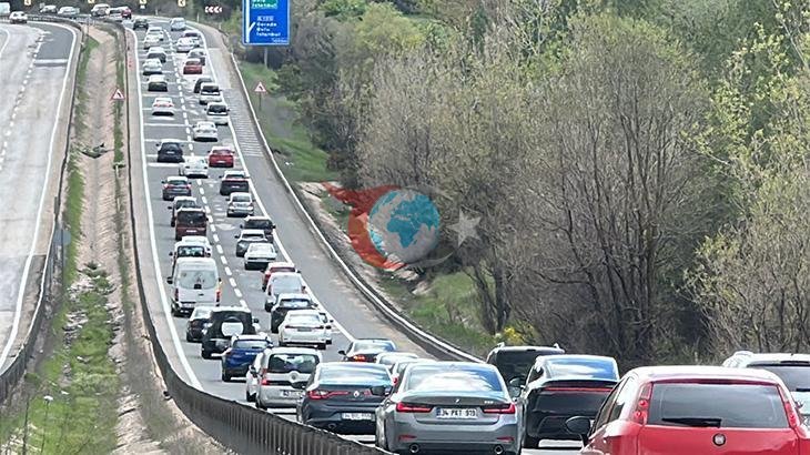 Bayram Dönüşünde Trafik Kilitlendi: İstanbul Yolunda Yoğunluk