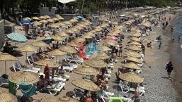Bayramda sahillere akın! Bodrum ve Antalya’da adım atacak yer kalmadı